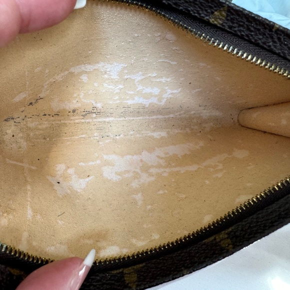 Louis Vuitton Monogram Toiletry/cosmetic Pouch - Picture 5 of 6